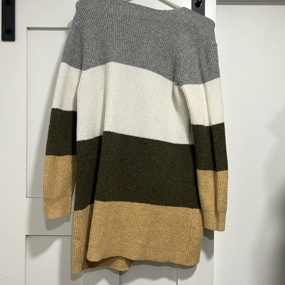 Cardigan sweater from stitch fix size small